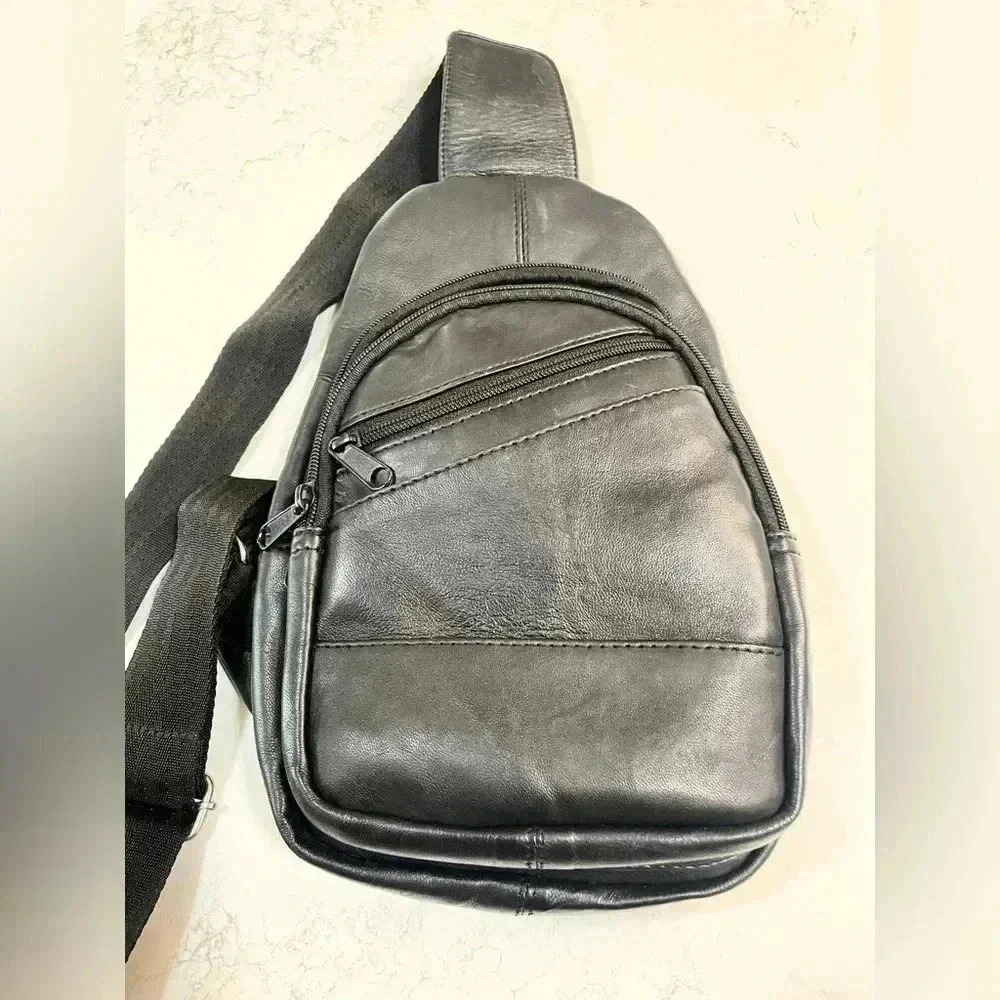 Unisex Unbranded Black Leather w/Adjustable Strap Crossbody Bag